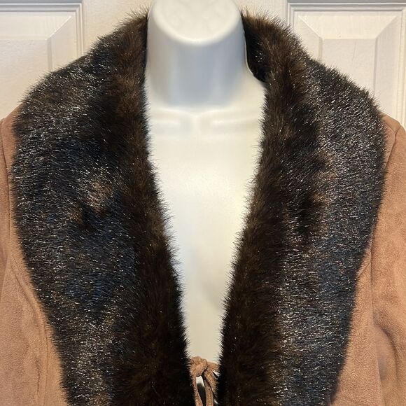 Regal Brown Faux‎ Fur Faux Suede Ruffle Front Coat Size M NWOT - Picture 2 of 13